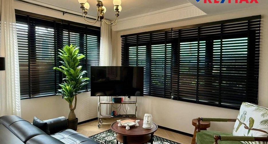 For sale 4 bedrooms house in Jomtien, Pattaya