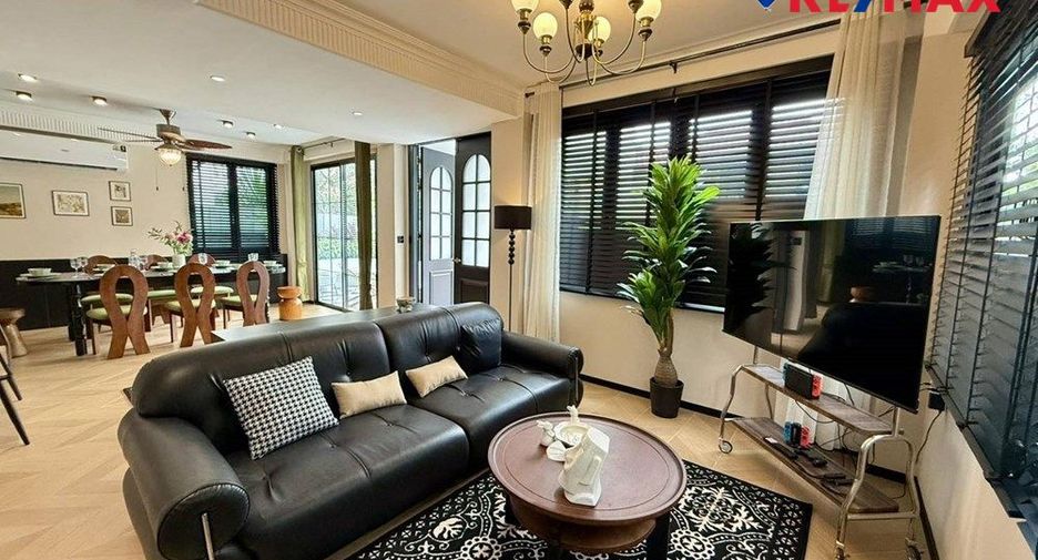 For sale 4 bedrooms house in Jomtien, Pattaya