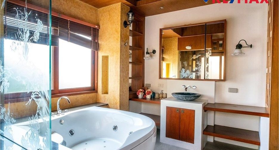 For sale 5 bedrooms house in South Pattaya, Pattaya