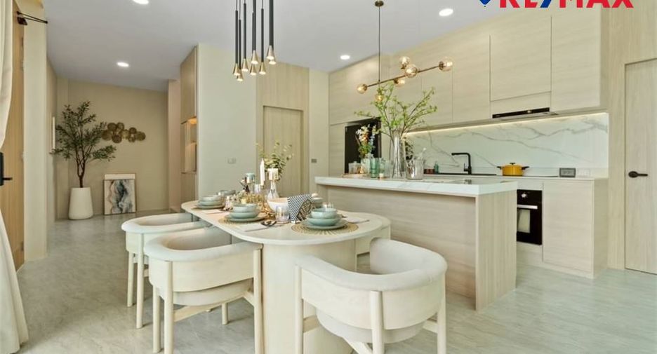For sale 4 bedrooms house in East Pattaya, Pattaya