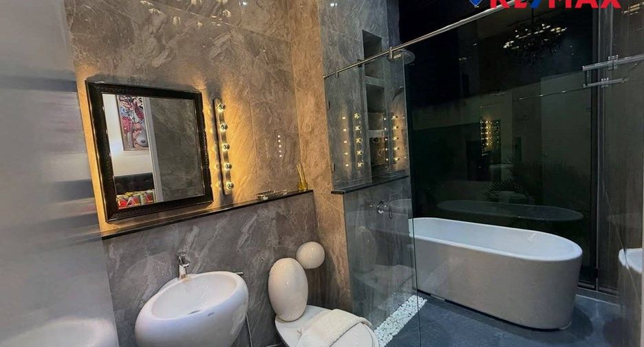 Casa en venta de 10 habitaciones en Jomtien, Pattaya