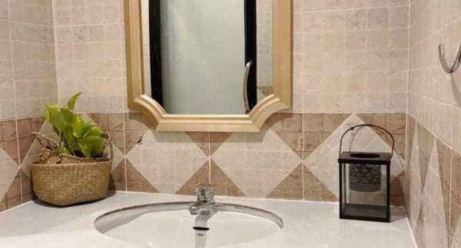 For rent 1 bed house in Pathum Wan, Bangkok