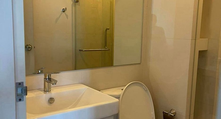 For sale 2 bedrooms condo in Watthana, Bangkok
