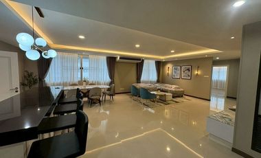 For rent 4 bedrooms condo in Watthana, Bangkok