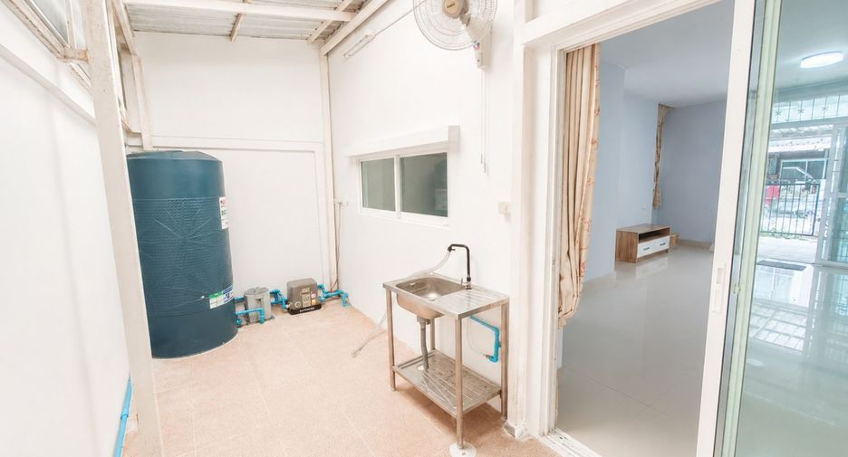 For sale 3 bedrooms townhouse in Khlong Sam Wa, Bangkok