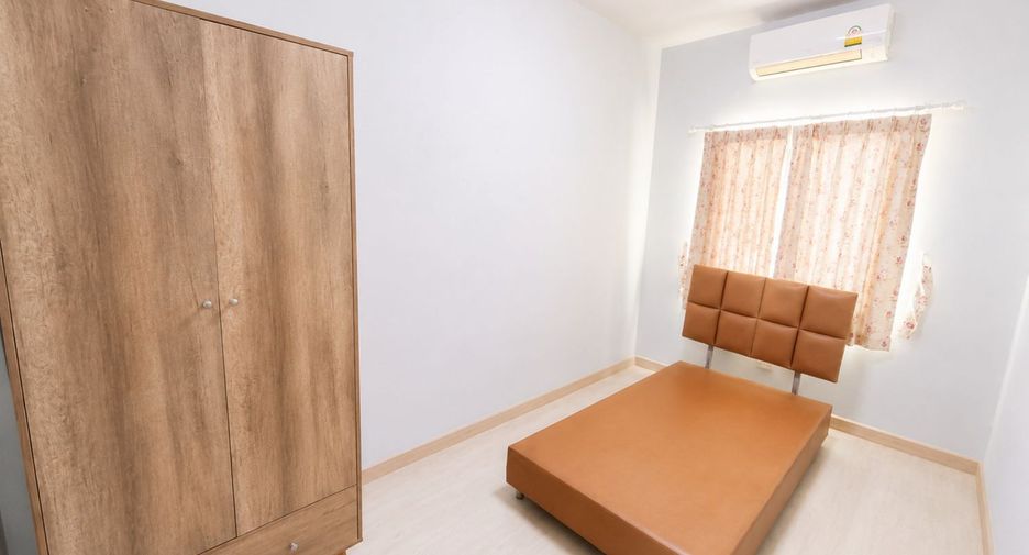 For sale 3 bedrooms townhouse in Khlong Sam Wa, Bangkok