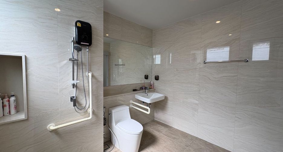 Haus zur Miete mit 4 Zimmer in Bang Phli, Samut Prakan