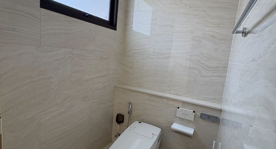 Haus zur Miete mit 4 Zimmer in Bang Phli, Samut Prakan