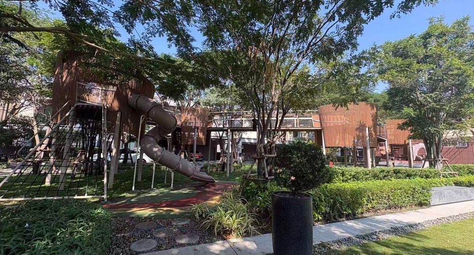 Haus zur Miete mit 4 Zimmer in Bang Phli, Samut Prakan