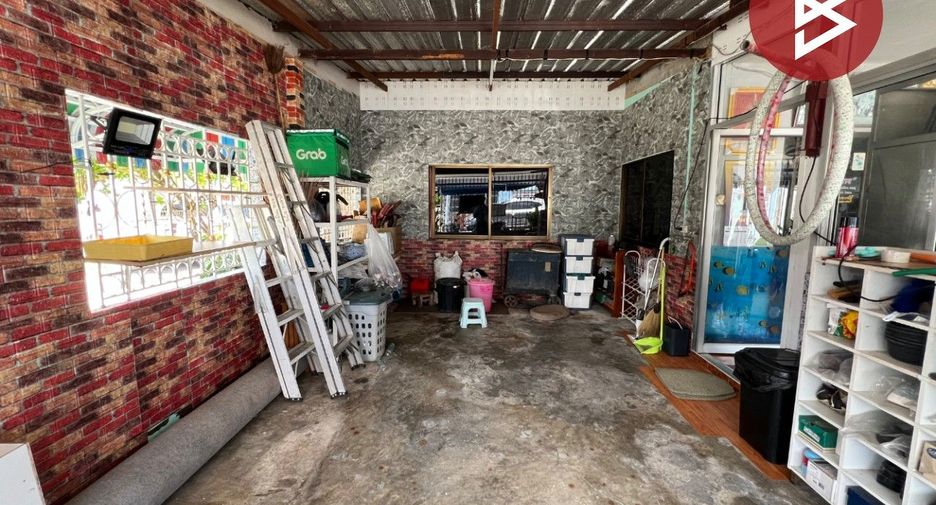 Casa adosada en venta de 3 habitaciones en Phan Thong, Chonburi