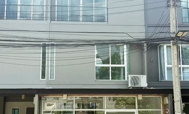 For sale 3 bedrooms townhouse in Pak Kret, Nonthaburi