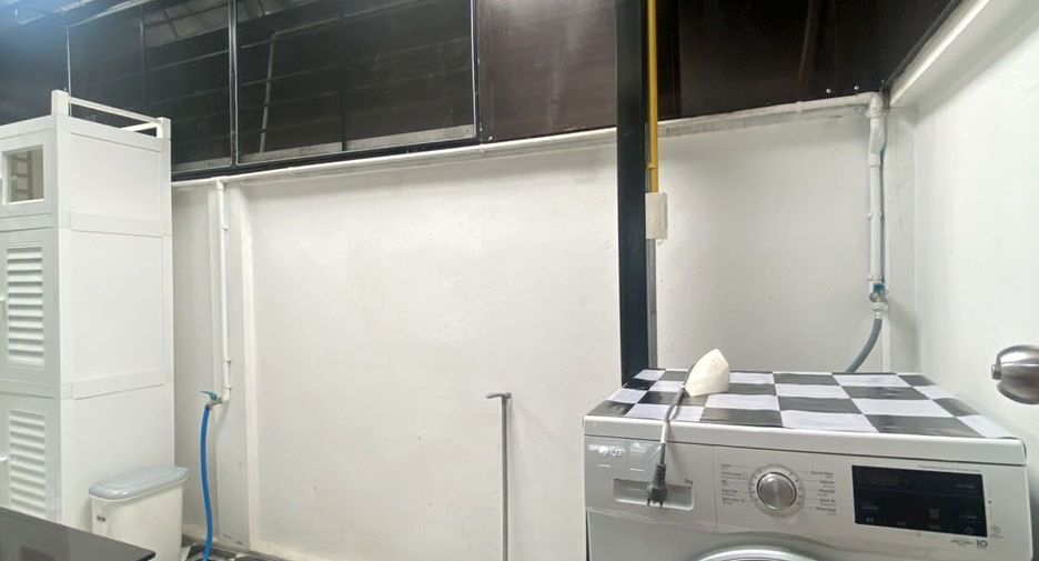 For rent 3 bedrooms townhouse in Mueang Chiang Mai, Chiang Mai