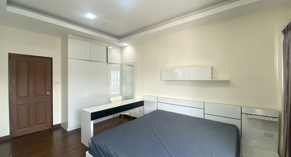 For rent 3 bedrooms townhouse in Mueang Chiang Mai, Chiang Mai