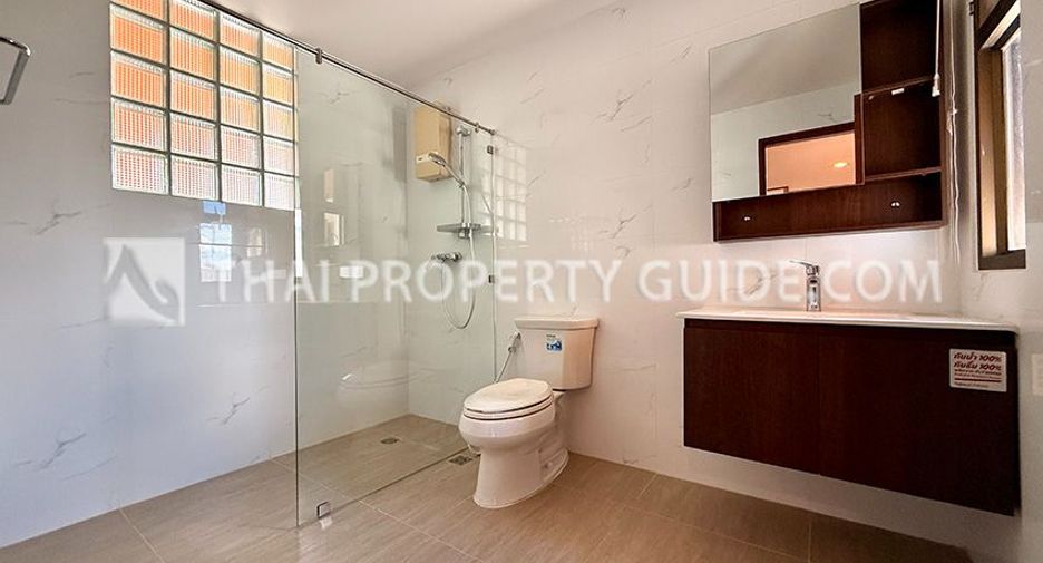 For rent 4 bedrooms condo in Chatuchak, Bangkok