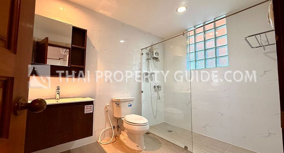 For rent 4 bedrooms condo in Chatuchak, Bangkok