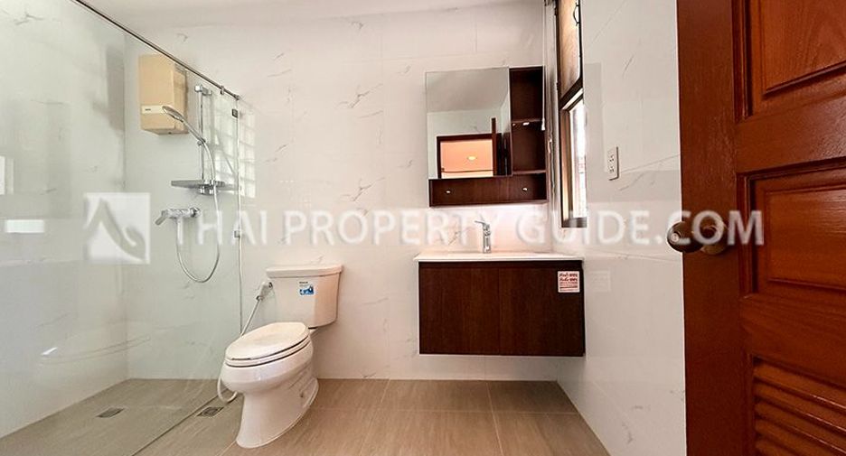 For rent 4 bedrooms condo in Chatuchak, Bangkok