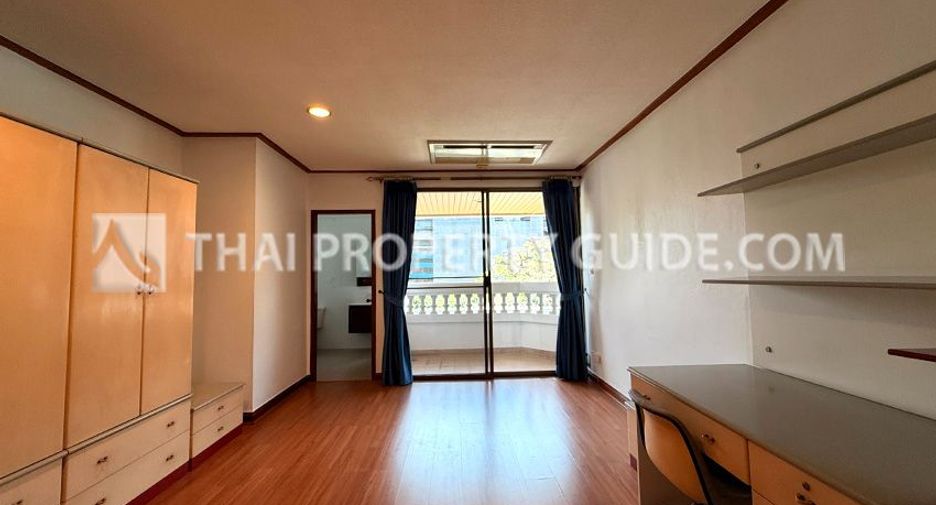 For rent 4 bedrooms condo in Chatuchak, Bangkok