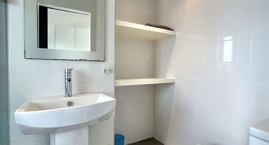 For sale 2 ベッドルーム condo in Mueang Chiang Mai, Chiang Mai
