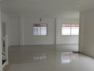 For sale 3 bedrooms house in Mueang Pathum Thani, Pathum Thani