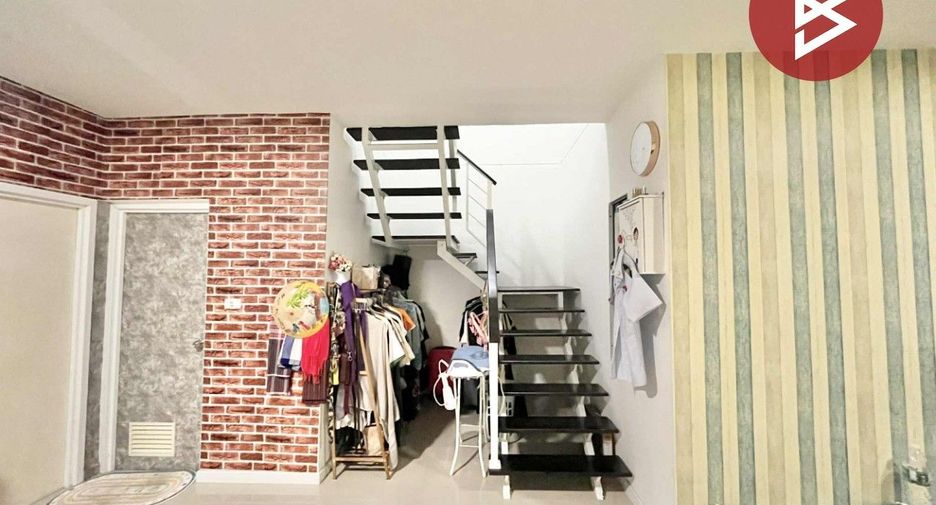 Casa adosada en venta de 3 habitaciones en Mueang Samut Prakan, Samut Prakan
