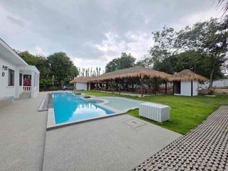 Villa en alquiler de 4 habitaciones en Sattahip, Chonburi
