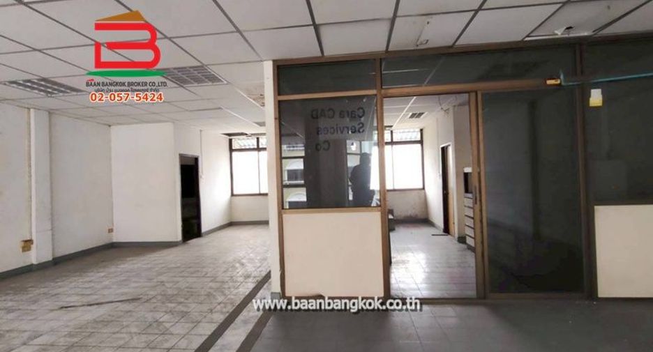 For sale retail Space in Khan Na Yao, Bangkok