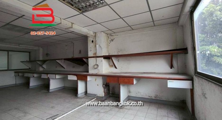 For sale retail Space in Khan Na Yao, Bangkok