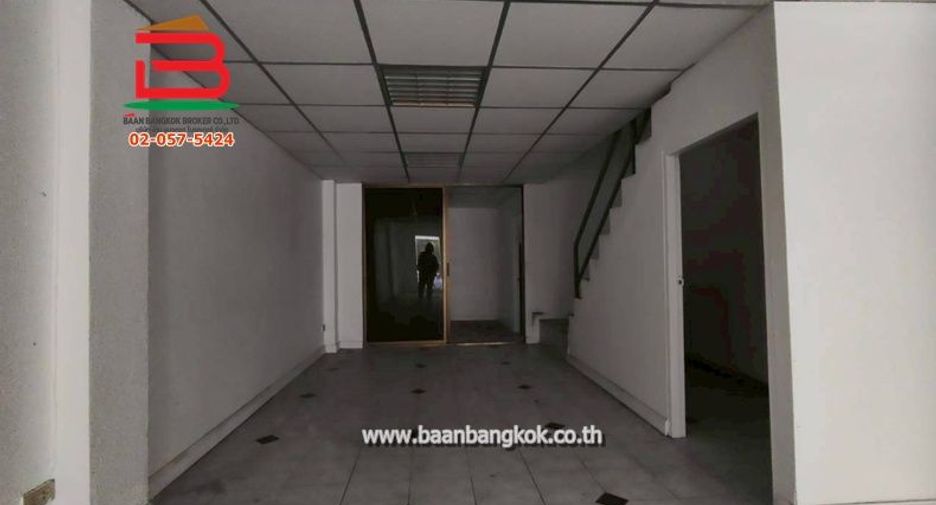 For sale retail Space in Khan Na Yao, Bangkok