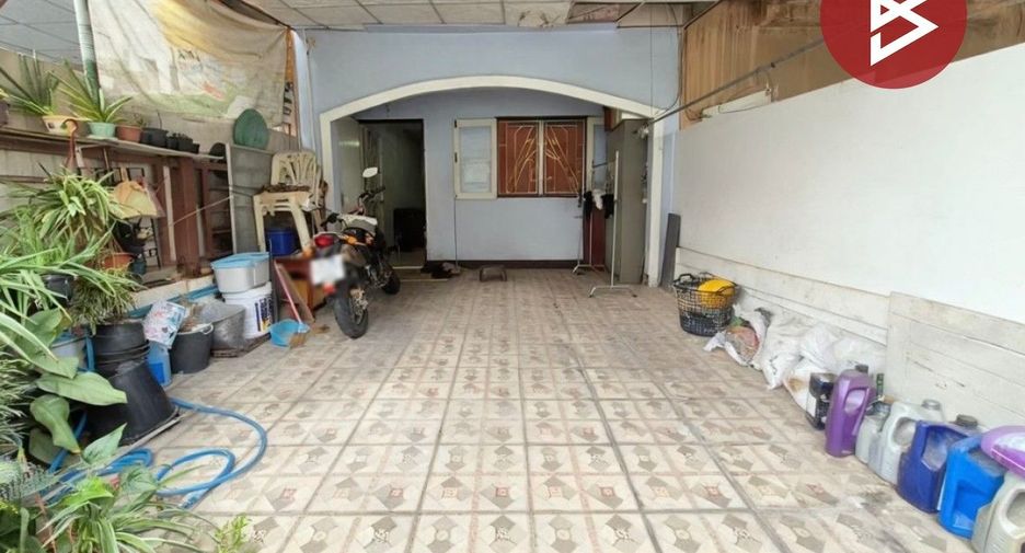 For sale 2 bedrooms townhouse in Mueang Samut Prakan, Samut Prakan