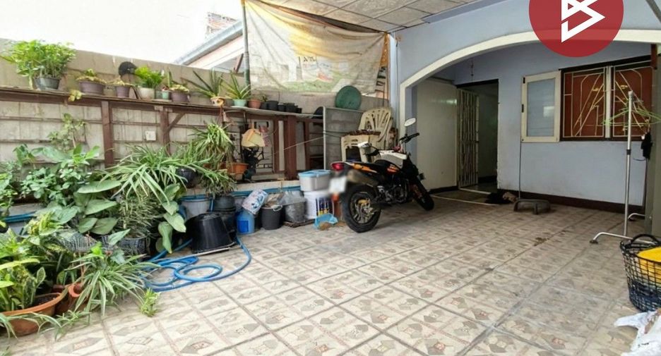 For sale 2 bedrooms townhouse in Mueang Samut Prakan, Samut Prakan