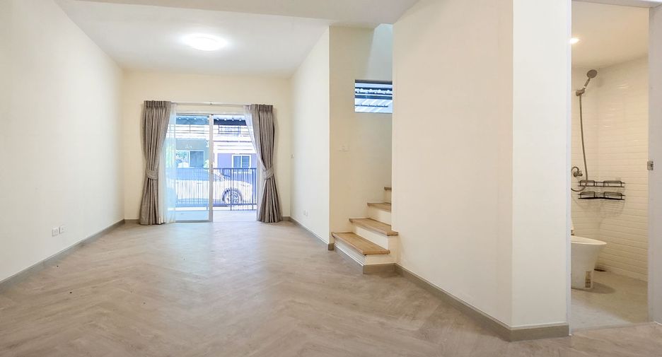 For sale 3 bedrooms townhouse in Bang Phli, Samut Prakan