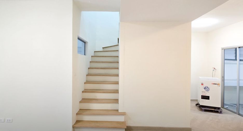 For sale 3 bedrooms townhouse in Bang Phli, Samut Prakan