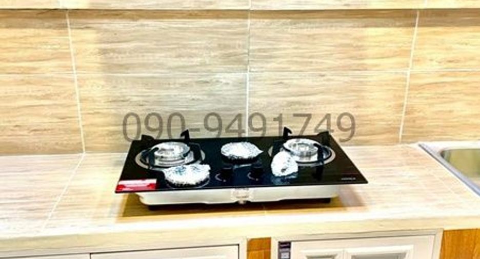 For rent 2 bedrooms townhouse in Bang Na, Bangkok
