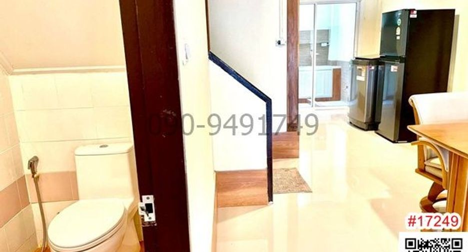 For rent 2 bedrooms townhouse in Bang Na, Bangkok