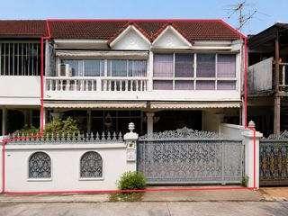 For sale 3 bedrooms townhouse in Chom Thong, Bangkok