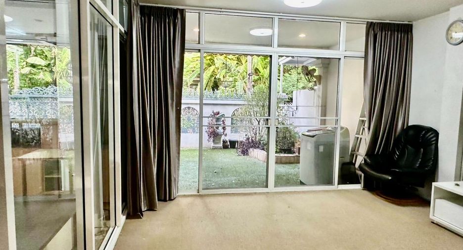 For sale 3 bedrooms townhouse in Chom Thong, Bangkok