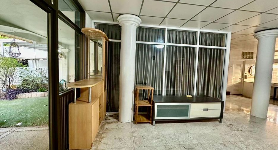 For sale 3 bedrooms townhouse in Chom Thong, Bangkok