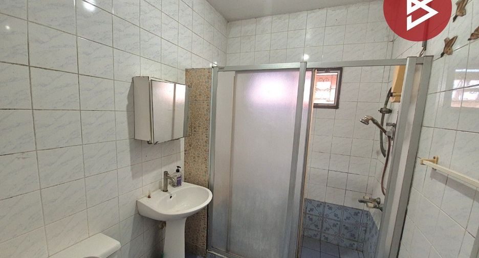 For sale 5 bedrooms house in Lam Luk Ka, Pathum Thani