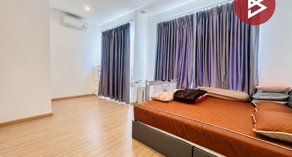 For sale 3 bedrooms townhouse in Don Mueang, Bangkok