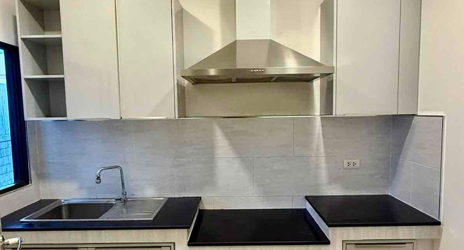 For rent 4 bedrooms house in Prawet, Bangkok