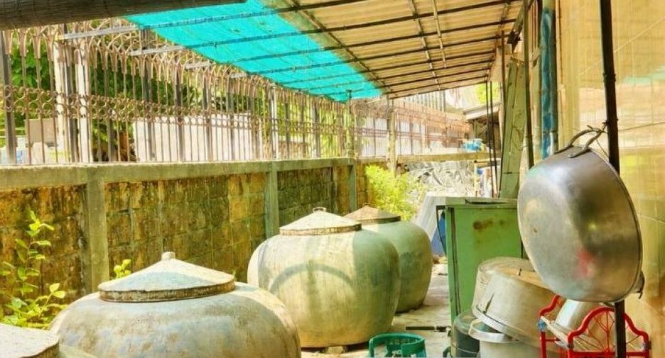 For sale 3 bedrooms house in Taling Chan, Bangkok