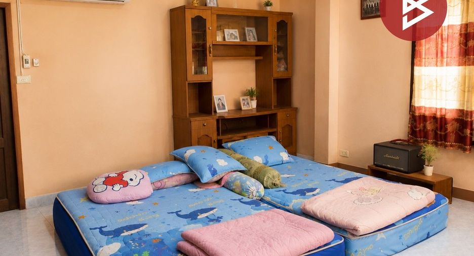 For sale 3 bedrooms house in Taling Chan, Bangkok
