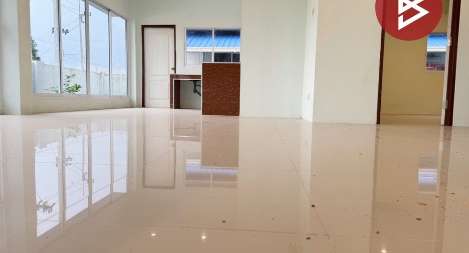 Casa en venta de 3 habitaciones en Phanom Sarakham, Chachoengsao