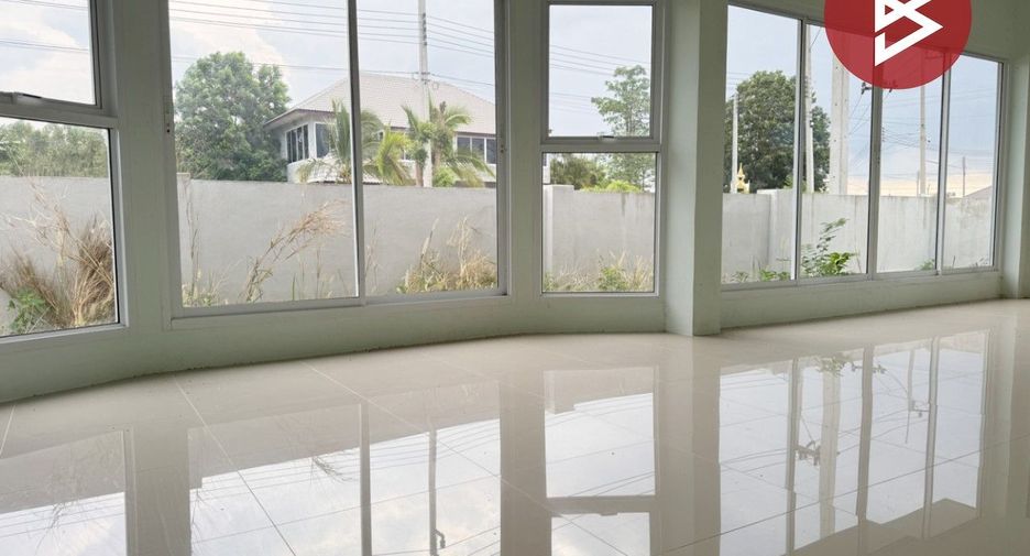 Casa en venta de 3 habitaciones en Phanom Sarakham, Chachoengsao