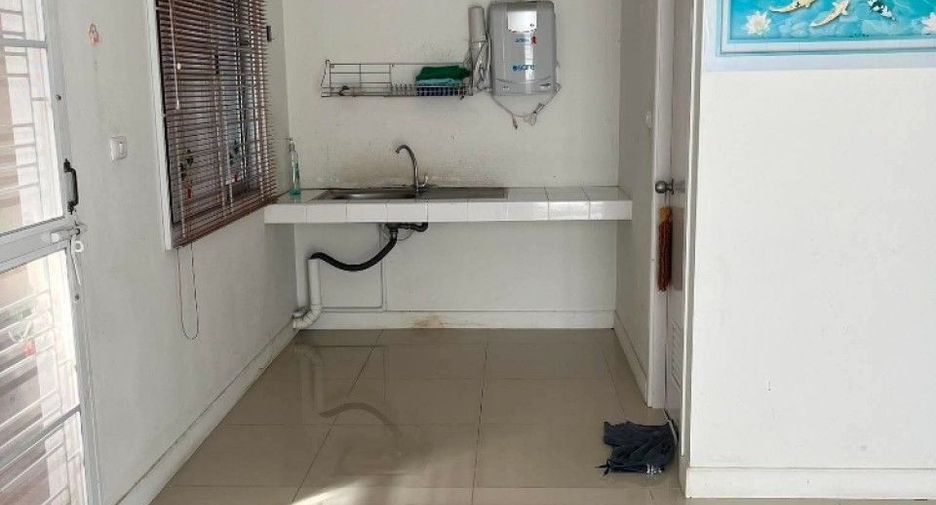 For sale 3 bedrooms townhouse in Pluak Daeng, Rayong