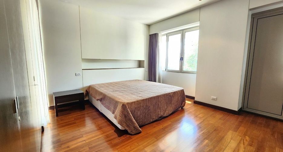 For rent 3 bedrooms apartment in Pathum Wan, Bangkok