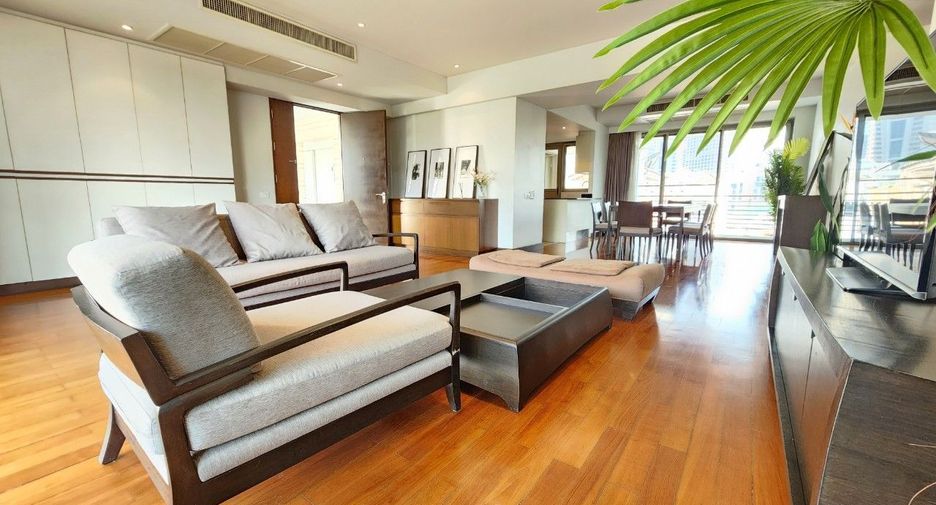 For rent 3 bedrooms apartment in Pathum Wan, Bangkok