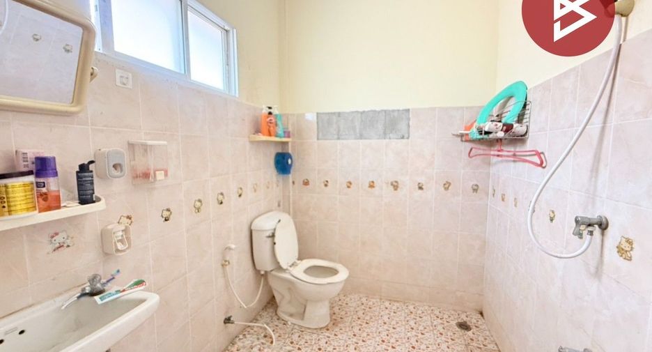 Reihenhaus zum Kauf mit 3 Zimmer in Phutthamonthon, Nakhon Pathom