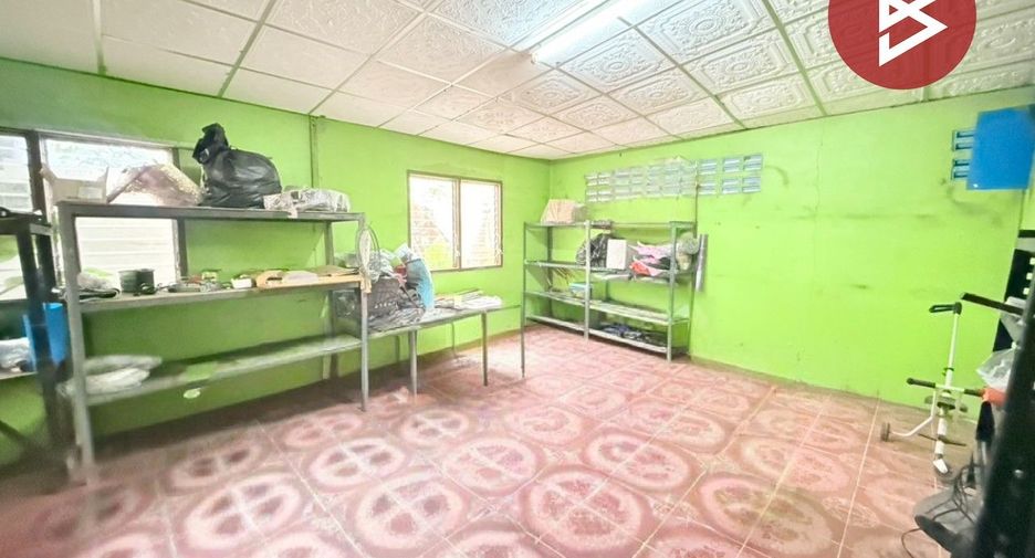 Reihenhaus zum Kauf mit 3 Zimmer in Phutthamonthon, Nakhon Pathom