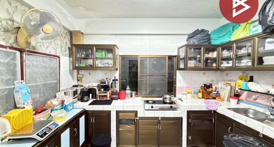 For sale 4 bedrooms townhouse in Min Buri, Bangkok